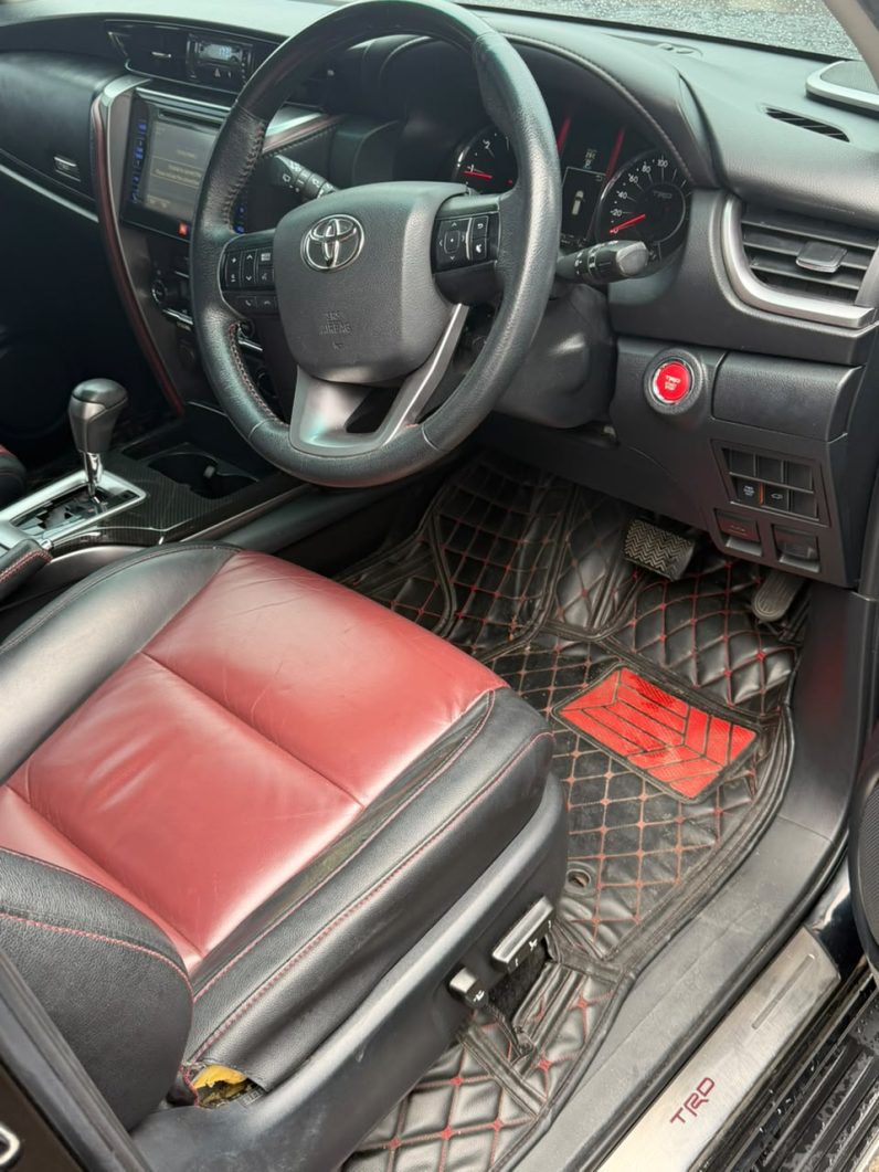 
								Toyota Fortuner full									
