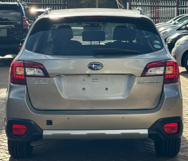 
								SUBARU OUTBACK full									