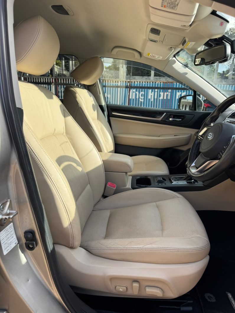 
								SUBARU OUTBACK full									