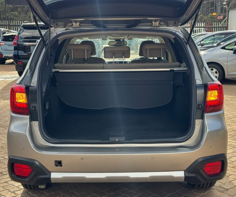 
								SUBARU OUTBACK full									
