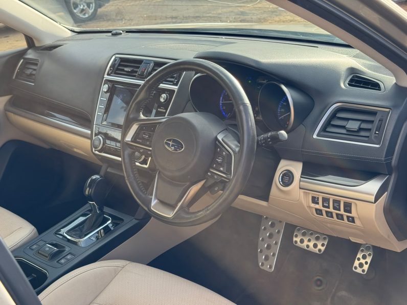 
								SUBARU OUTBACK full									