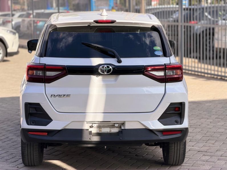 
								Toyota Raiz full									