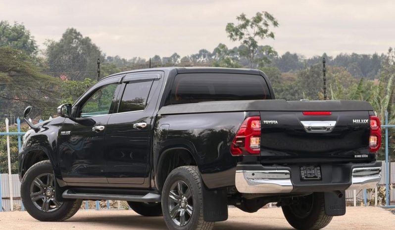 
								Toyota Hilux full									