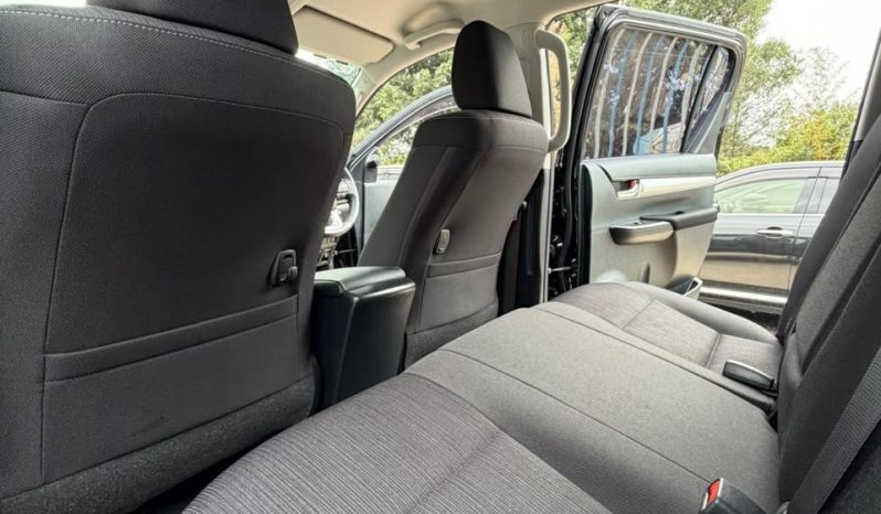 
								Toyota Hilux full									