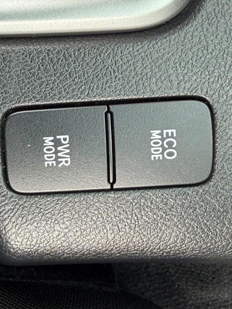 
								Toyota Hilux full									