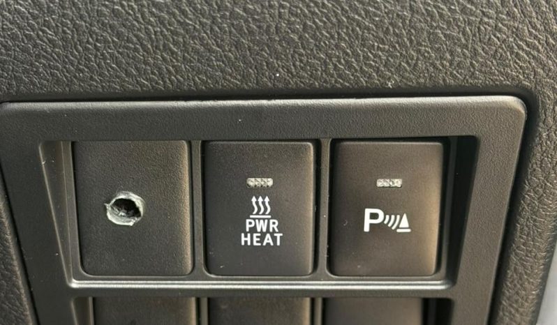 
								Toyota Hilux full									