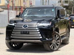 Lexus LX600