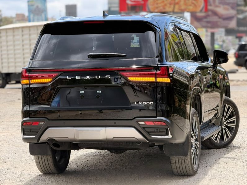 
								Lexus LX600 full									