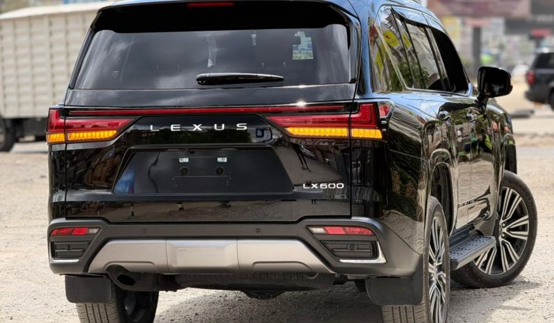 
								Lexus LX600 full									
