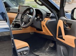 Lexus LX600