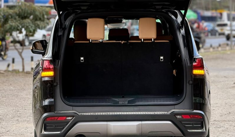 
								Lexus LX600 full									