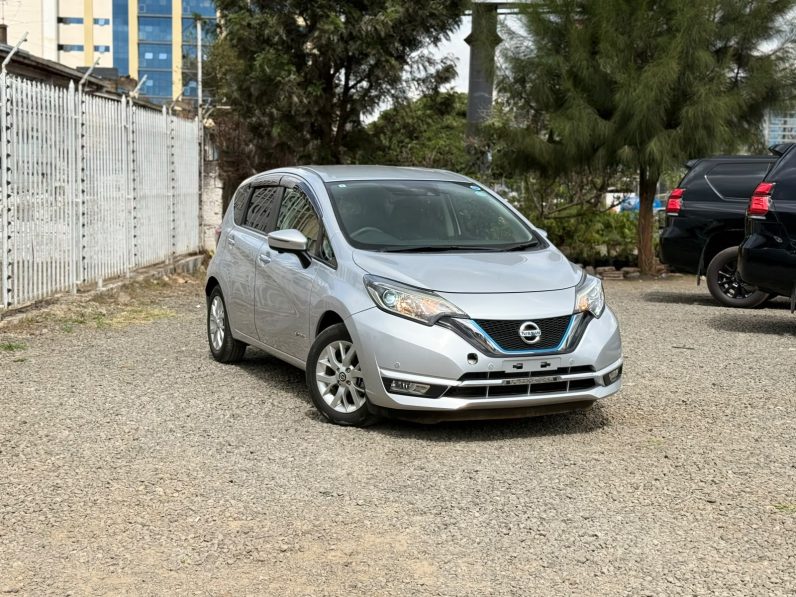 
								Nissan Note full									