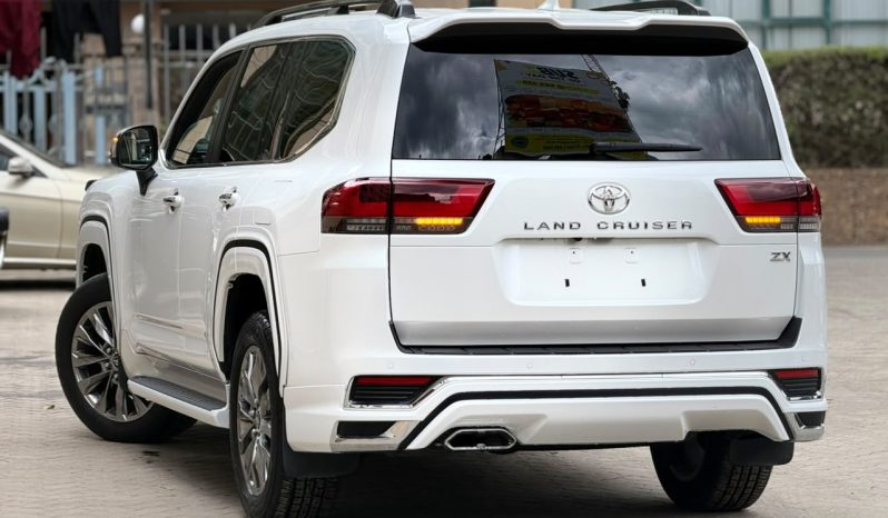 
								Toyota Land cruiser ZX  LC300 full									