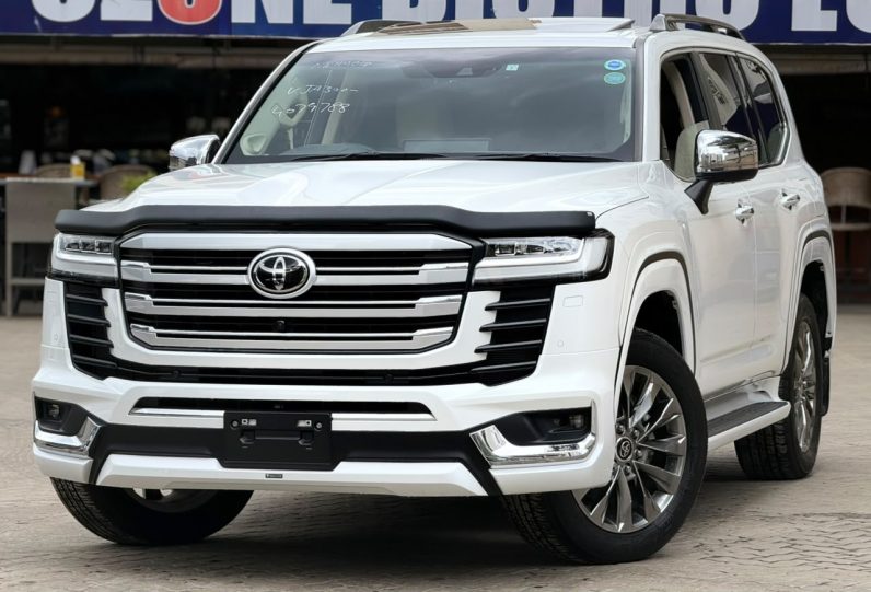 
								Toyota Land cruiser ZX  LC300 full									