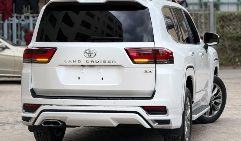 
								Toyota Land cruiser ZX  LC300 full									