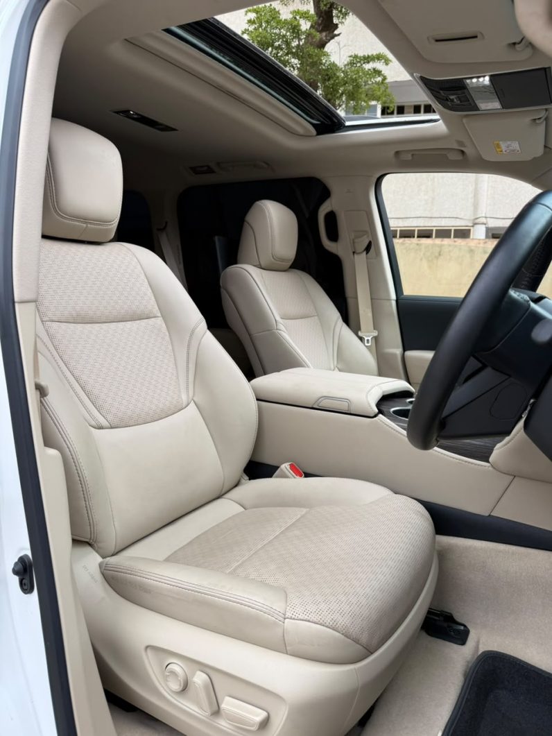 
								Toyota Land cruiser ZX  LC300 full									