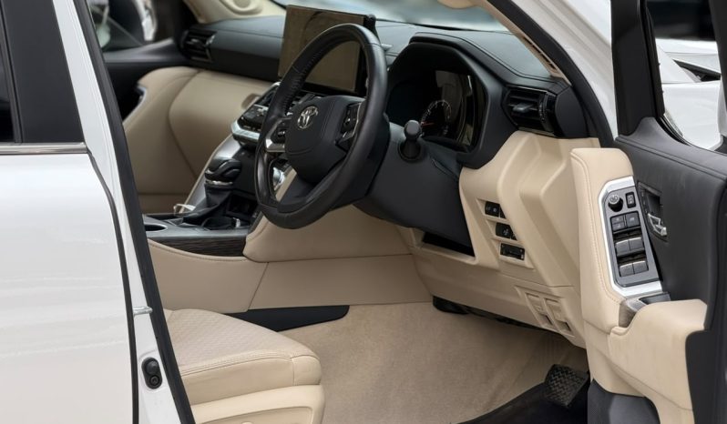 
								Toyota Land cruiser ZX  LC300 full									