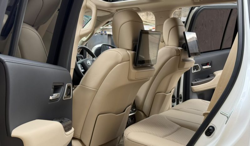 
								Toyota Land cruiser ZX  LC300 full									
