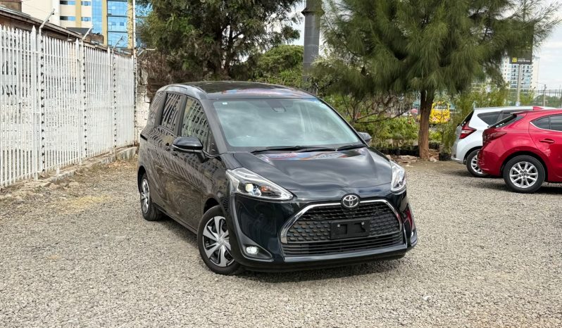 
								Toyota Sienta full									