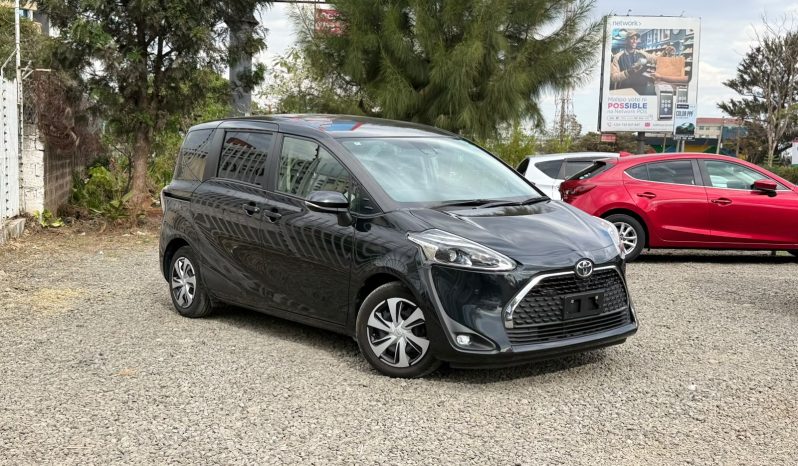 
								Toyota Sienta full									