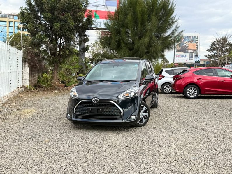
								Toyota Sienta full									
