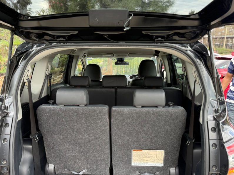 
								Toyota Sienta full									
