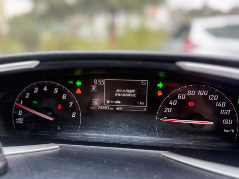 
								Toyota Sienta full									