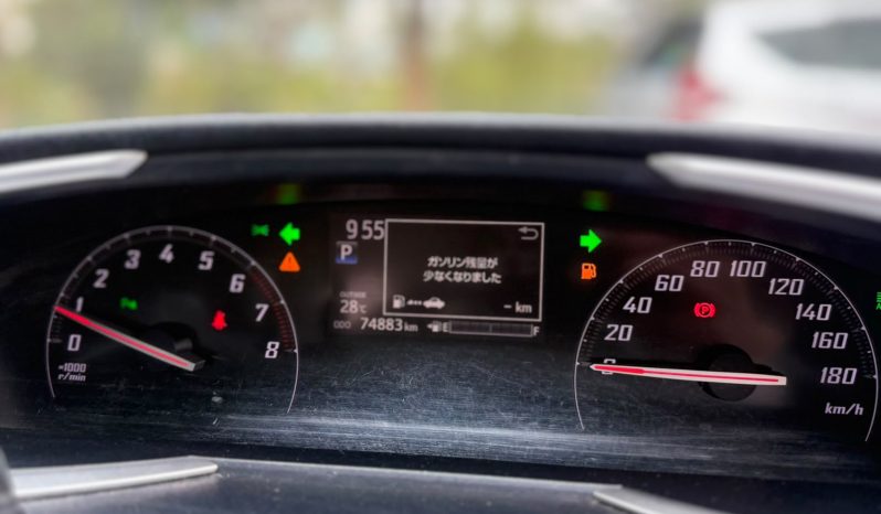 
								Toyota Sienta full									