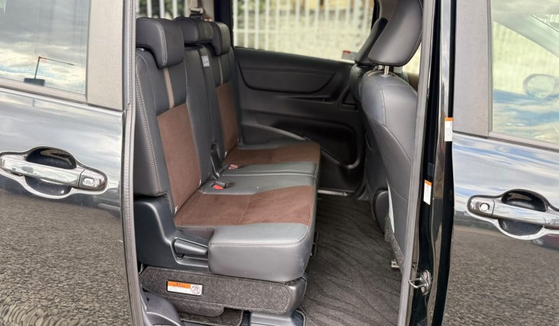 
								Toyota Sienta full									