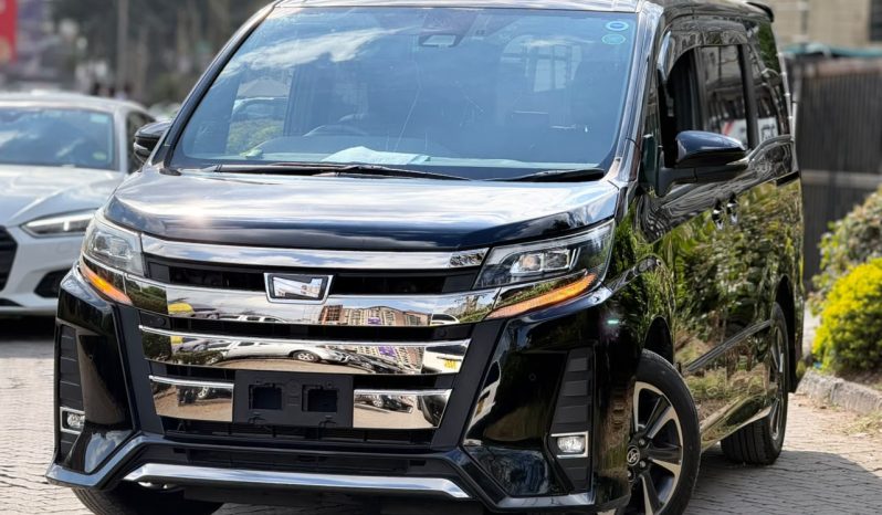 
								Toyota Noah full									