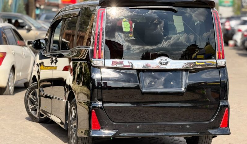 
								Toyota Noah full									