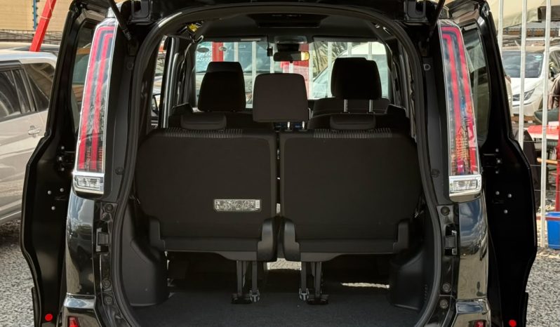 
								Toyota Noah full									