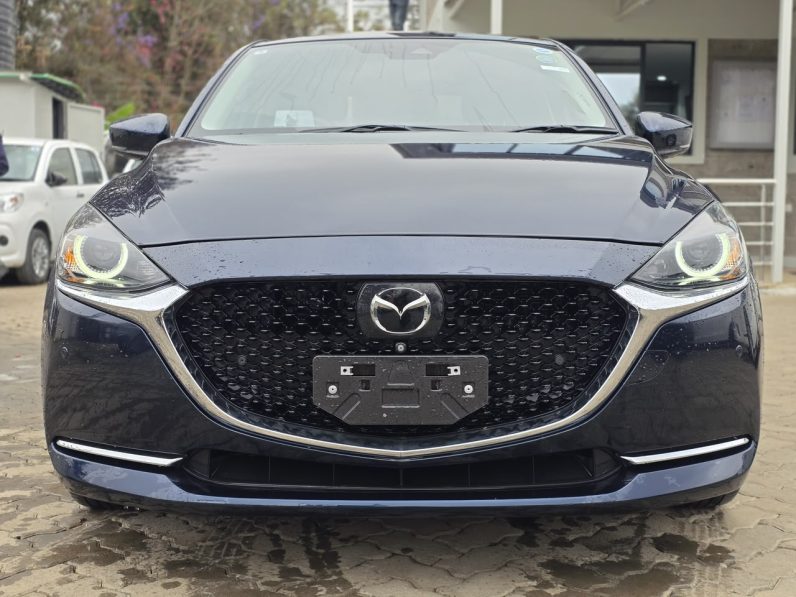 
								Mazda 2 full									