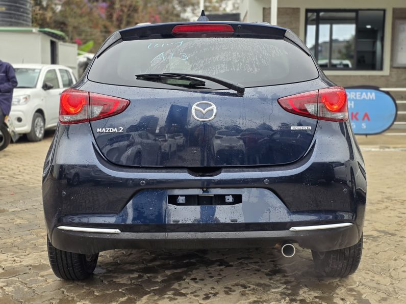 
								Mazda 2 full									