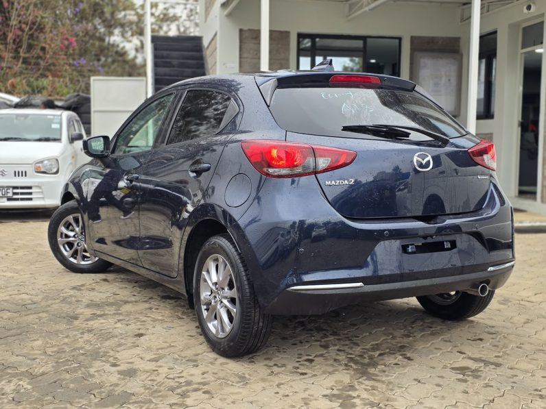 
								Mazda 2 full									