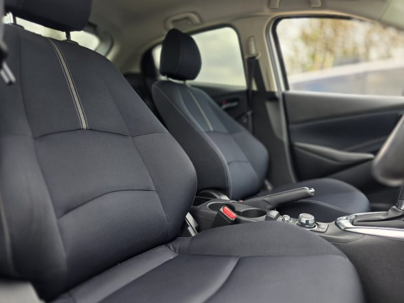 
								Mazda 2 full									