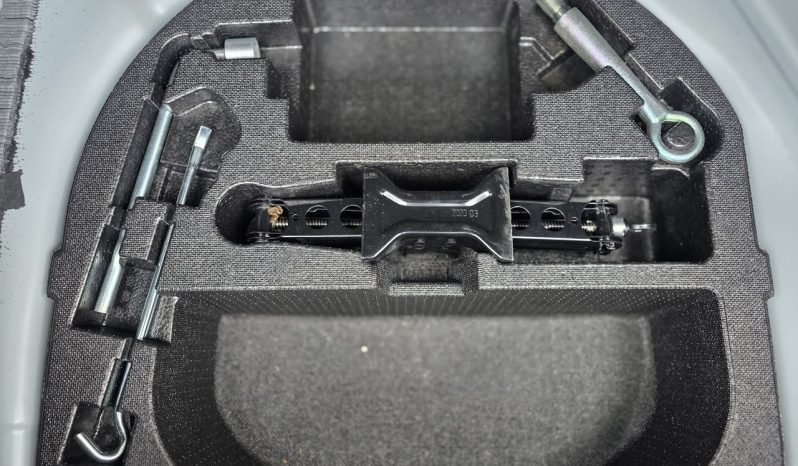 
								Mazda 2 full									