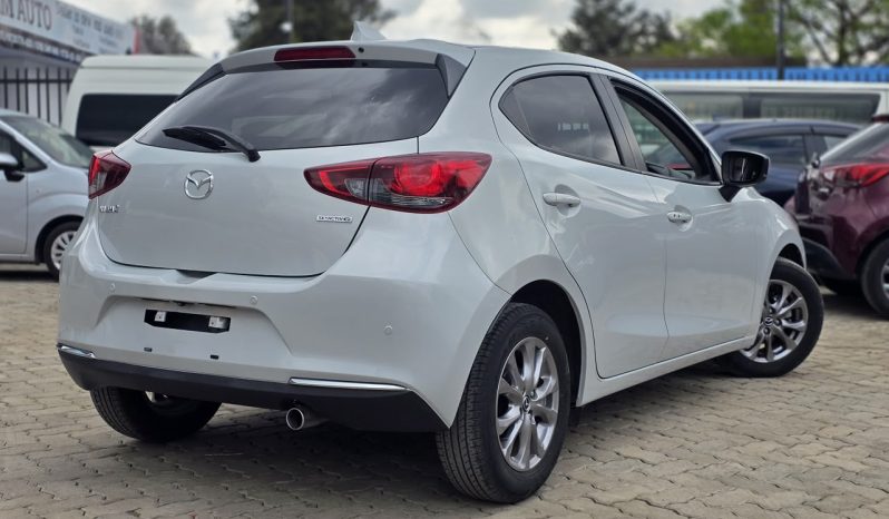 
								Mazda 2 full									