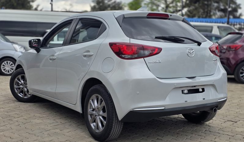 
								Mazda 2 full									