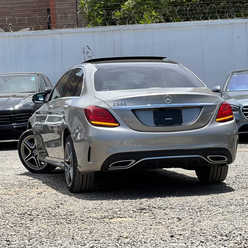 
								Mercedes-Benz C200 Laureus full									