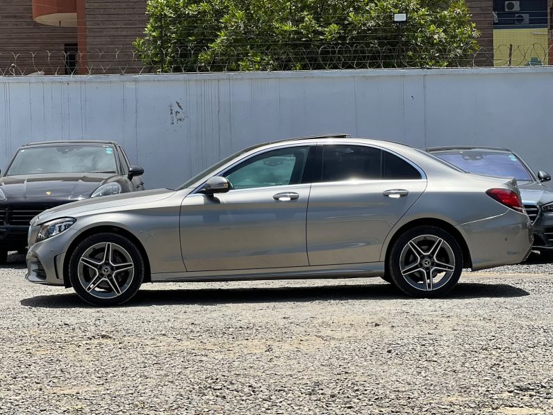 
								Mercedes-Benz C200 Laureus full									