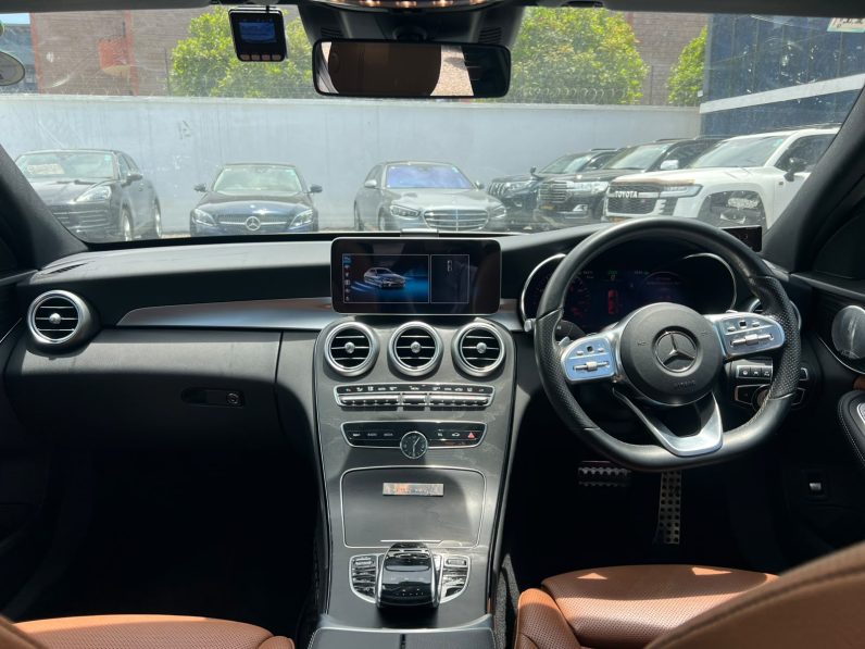 
								Mercedes-Benz C200 Laureus full									
