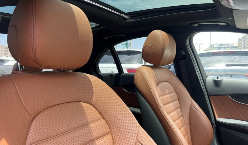 
								Mercedes-Benz C200 Laureus full									