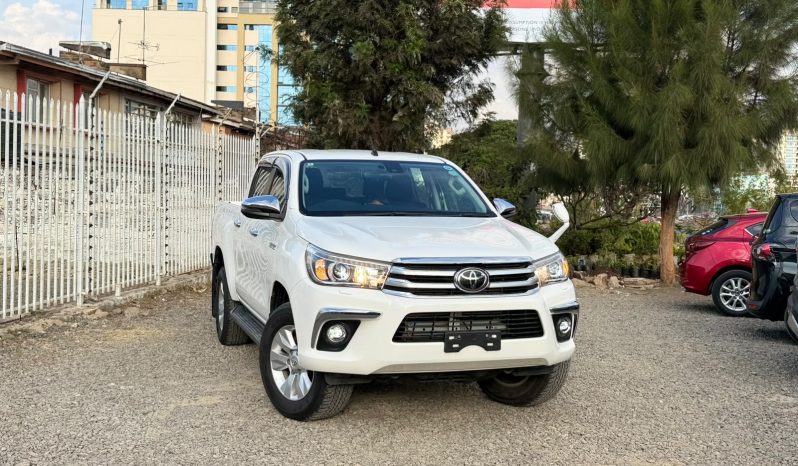 
								Toyota Hilux full									