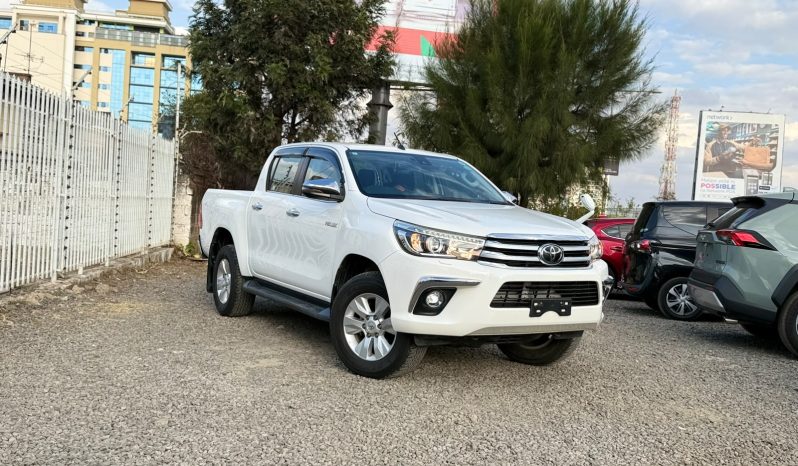 
								Toyota Hilux full									