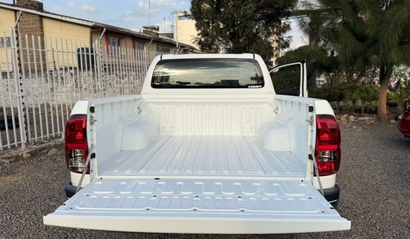 
								Toyota Hilux full									