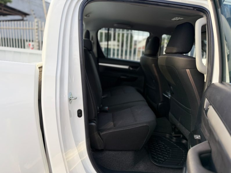 
								Toyota Hilux full									