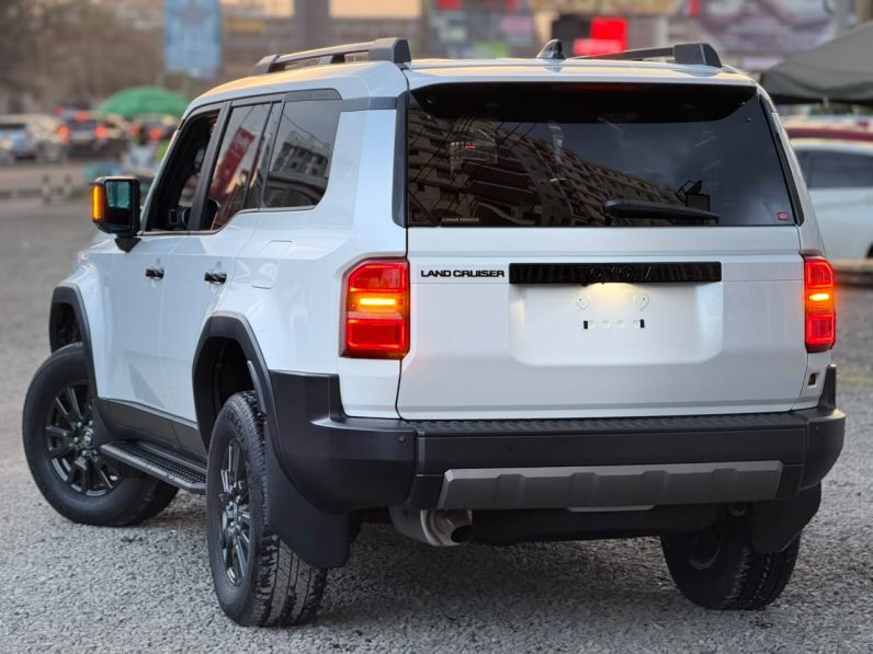 
								Toyota Land cruiser Prado J250 full									