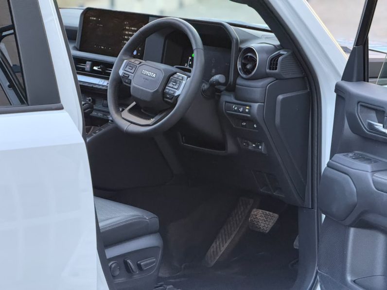 
								Toyota Land cruiser Prado J250 full									