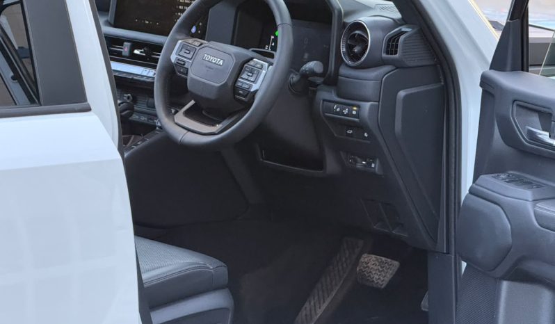 
								Toyota Land cruiser Prado J250 full									